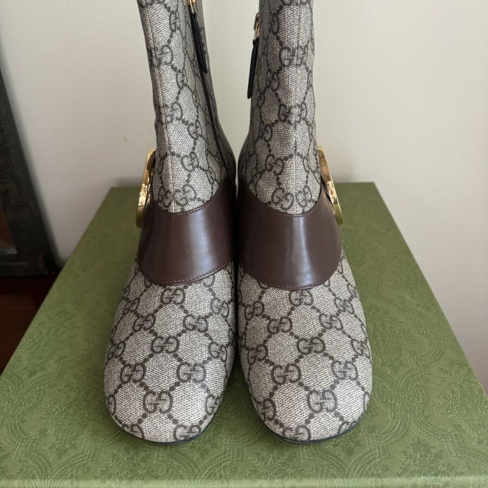 Gucci Cream and Brown Ankle Boots with Gold Buckle - Picture 8 of 10